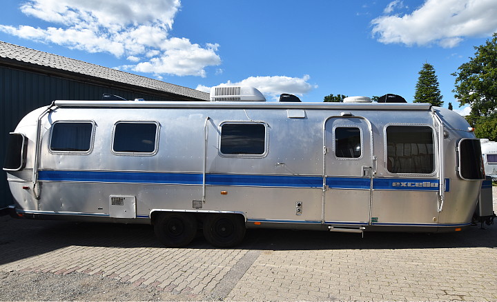 31ft_airstream_excella_1988_skins_like%20new.jpg 31ft_airstream_excella_1988_skins_like%20new.jpg