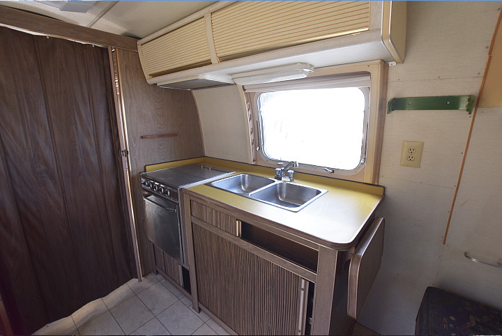 airstream_interior_1974_b.jpg