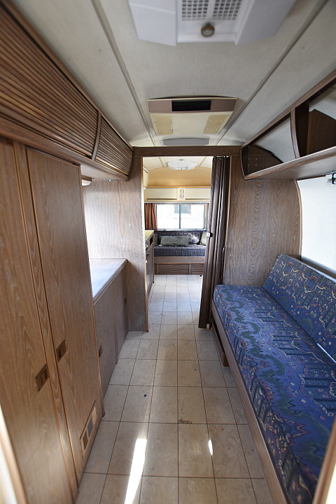 airstream_interior_1974_e.jpg